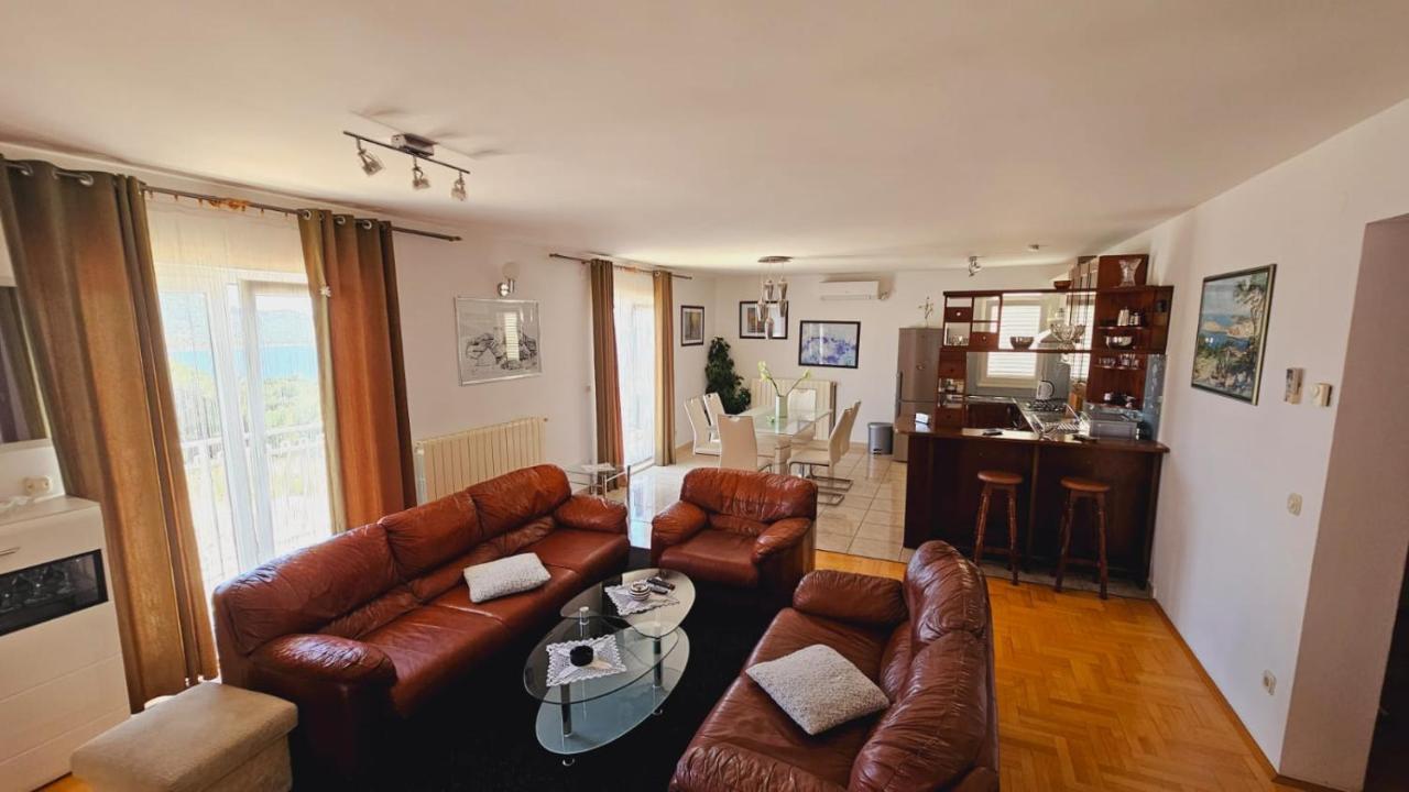 Apartment House Berry Primošten Eksteriør bilde